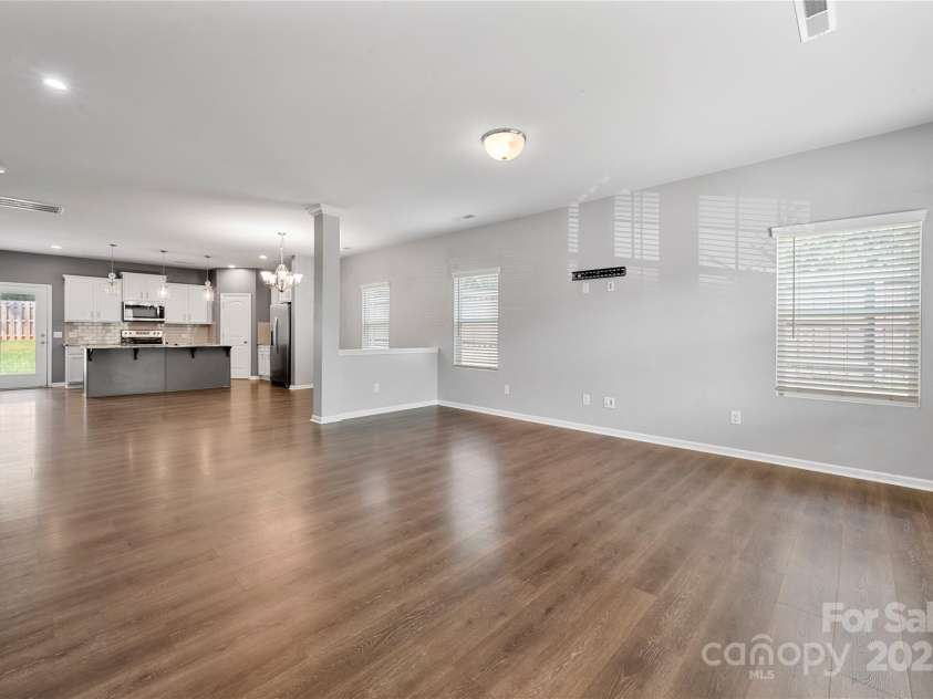 4006 Stockbrook Drive, Charlotte, NC 28215.  MLS# CAR4279750, YatesRealty ID 3194. 