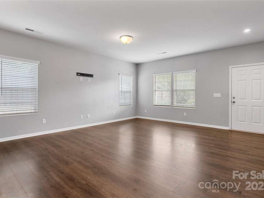 4006 Stockbrook Drive, Charlotte, NC 28215.  MLS# CAR4279750, YatesRealty ID 3194. 
