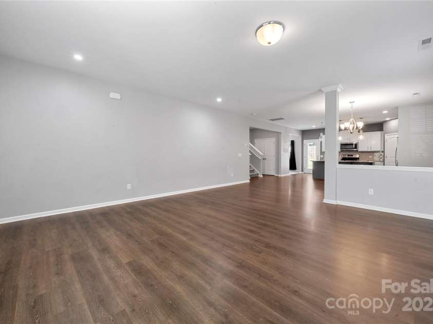 4006 Stockbrook Drive, Charlotte, NC 28215.  MLS# CAR4279750, YatesRealty ID 3194. 