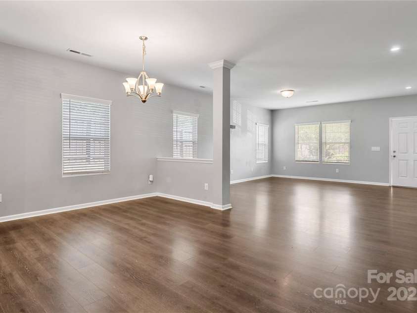 4006 Stockbrook Drive, Charlotte, NC 28215.  MLS# CAR4279750, YatesRealty ID 3194. 