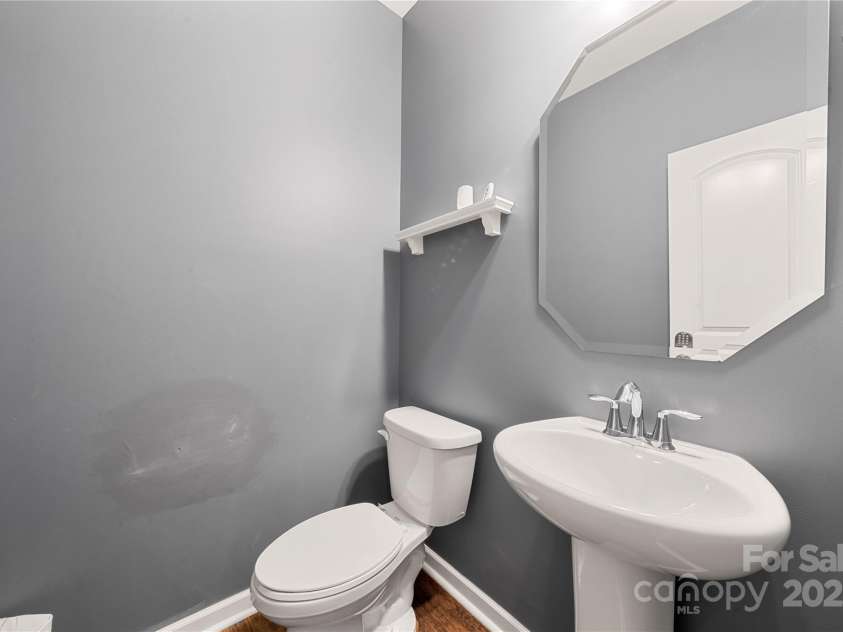 4006 Stockbrook Drive, Charlotte, NC 28215.  MLS# CAR4279750, YatesRealty ID 3194. 