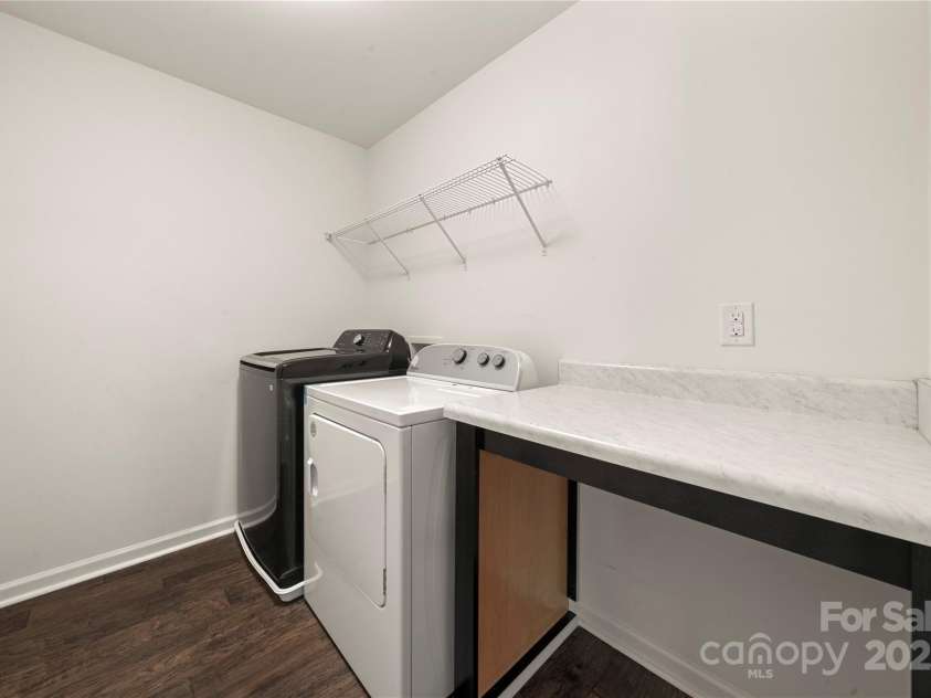 4006 Stockbrook Drive, Charlotte, NC 28215.  MLS# CAR4279750, YatesRealty ID 3194. 