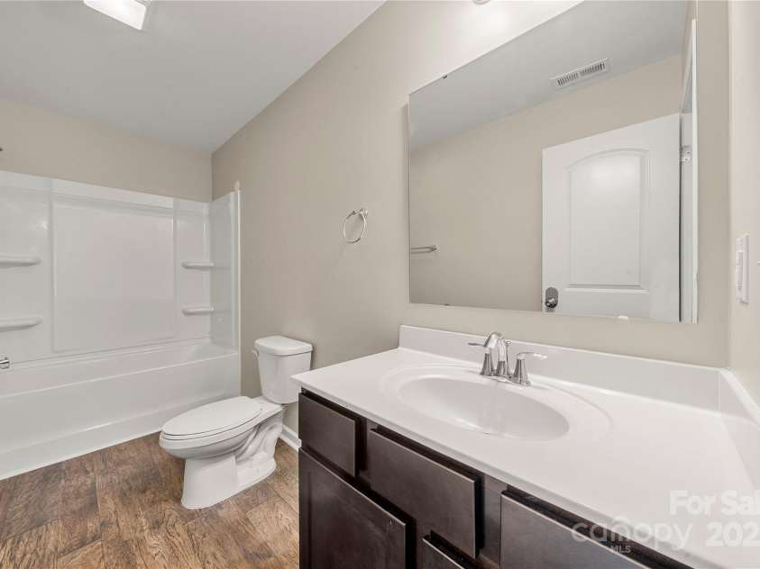 4006 Stockbrook Drive, Charlotte, NC 28215.  MLS# CAR4279750, YatesRealty ID 3194. 