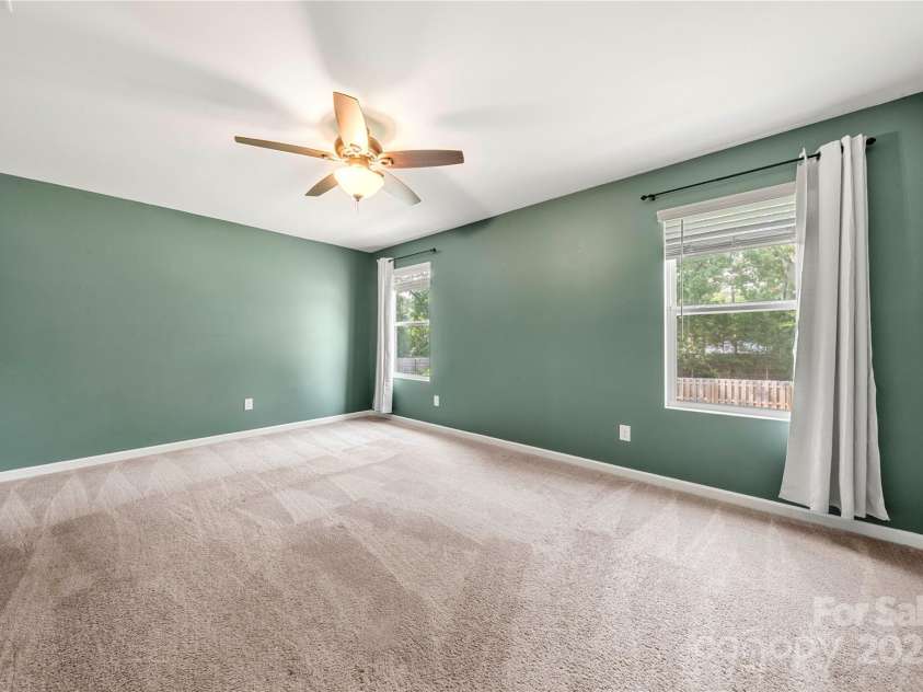 4006 Stockbrook Drive, Charlotte, NC 28215.  MLS# CAR4279750, YatesRealty ID 3194. 