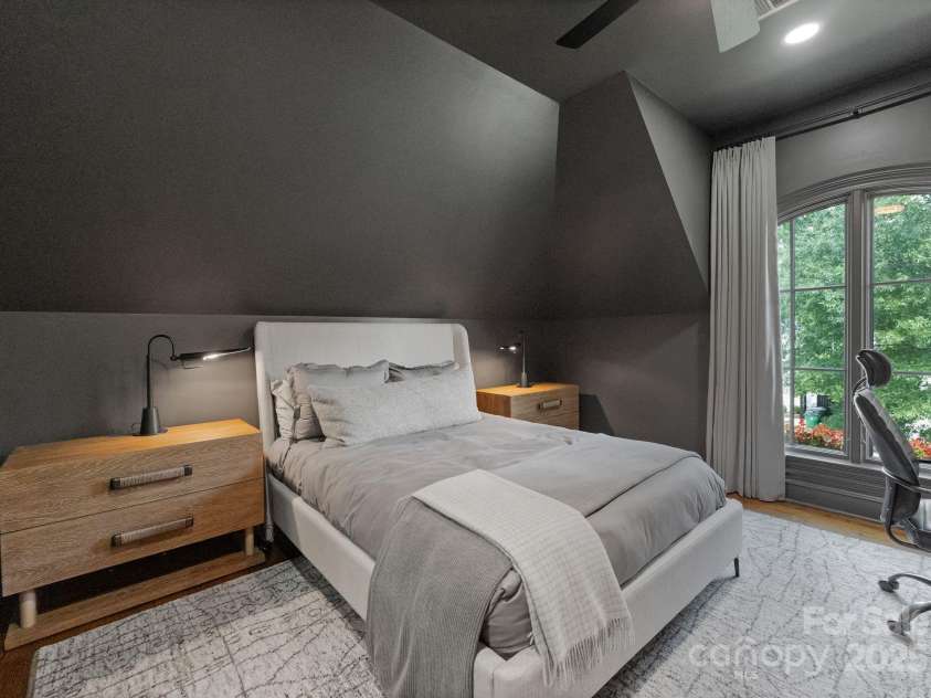 1610 Twiford Place, Charlotte, NC 28207.  MLS# CAR4290652, YatesRealty ID 31941. Bedroom 4