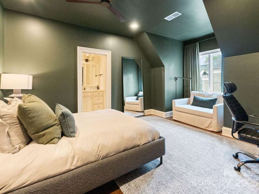 1610 Twiford Place, Charlotte, NC 28207.  MLS# CAR4290652, YatesRealty ID 31941. Bedroom 5