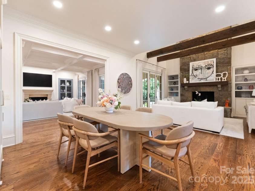 1610 Twiford Place, Charlotte, NC 28207.  MLS# CAR4290652, YatesRealty ID 31941. Breakfast Area