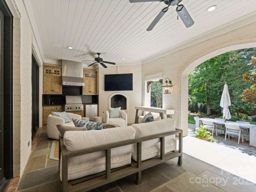 1610 Twiford Place, Charlotte, NC 28207.  MLS# CAR4290652, YatesRealty ID 31941. Covered Terrace