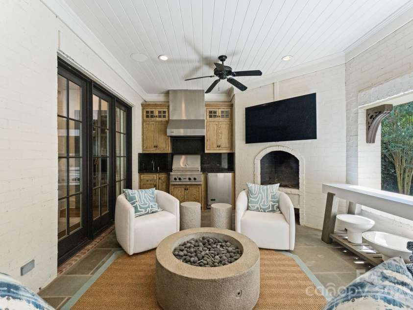 1610 Twiford Place, Charlotte, NC 28207.  MLS# CAR4290652, YatesRealty ID 31941. Covered Terrace