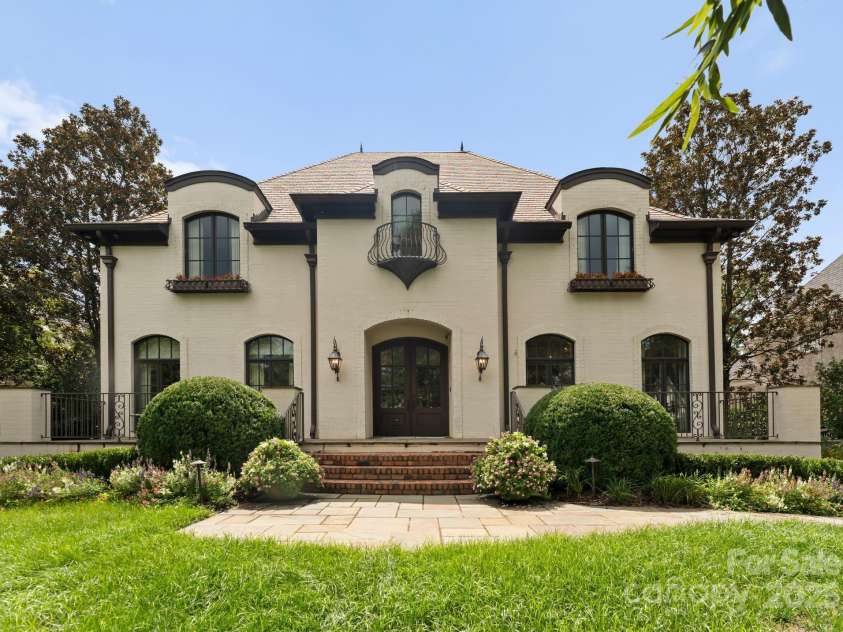 1610 Twiford Place, Charlotte, NC 28207.  MLS# CAR4290652, YatesRealty ID 31941. Front Exterior