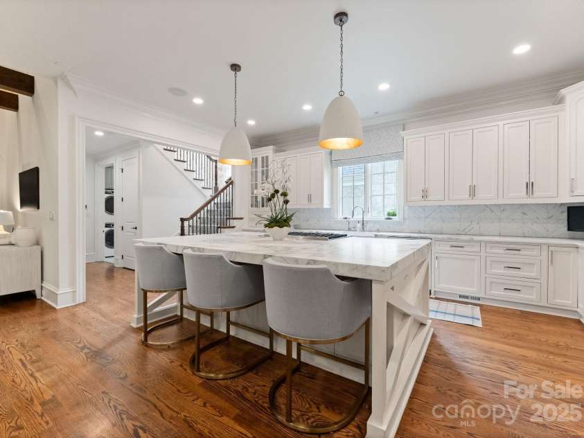 1610 Twiford Place, Charlotte, NC 28207.  MLS# CAR4290652, YatesRealty ID 31941. Kitchen