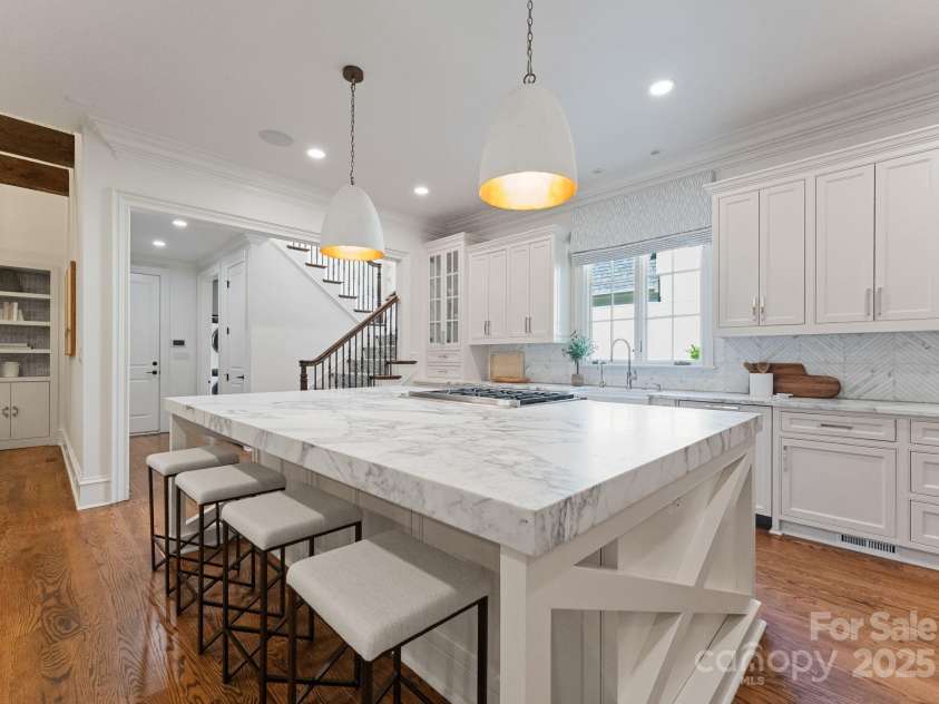 1610 Twiford Place, Charlotte, NC 28207.  MLS# CAR4290652, YatesRealty ID 31941. Kitchen 