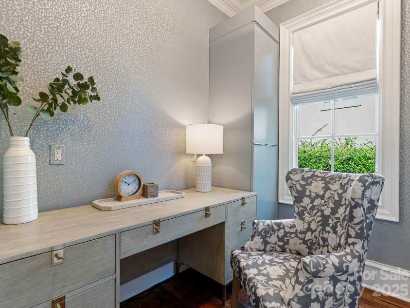 1610 Twiford Place, Charlotte, NC 28207.  MLS# CAR4290652, YatesRealty ID 31941. Office 