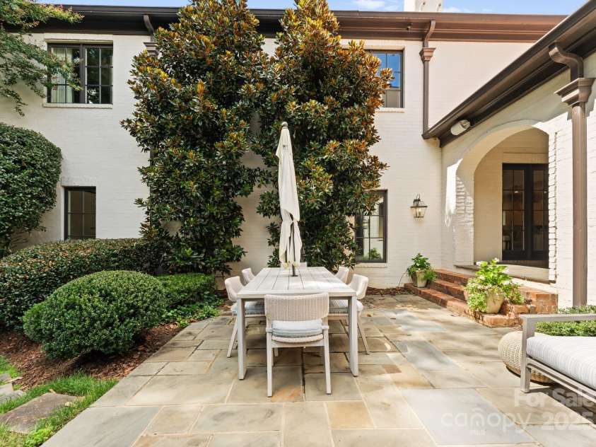 1610 Twiford Place, Charlotte, NC 28207.  MLS# CAR4290652, YatesRealty ID 31941. Patio