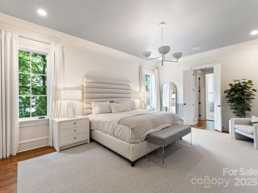 1610 Twiford Place, Charlotte, NC 28207.  MLS# CAR4290652, YatesRealty ID 31941. Primary Bedroom