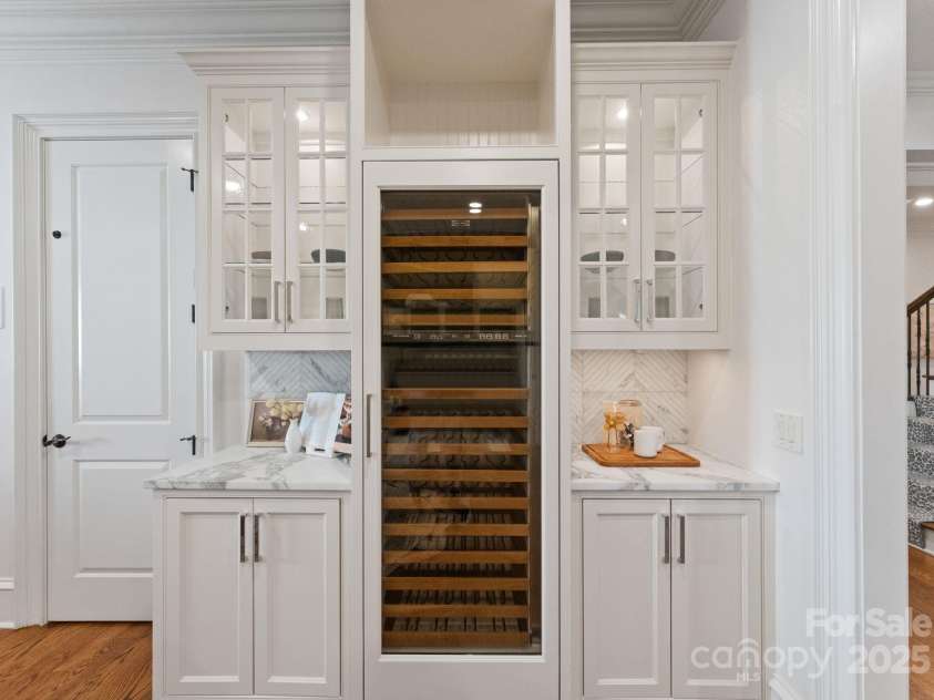 1610 Twiford Place, Charlotte, NC 28207.  MLS# CAR4290652, YatesRealty ID 31941. Wine Fridge 