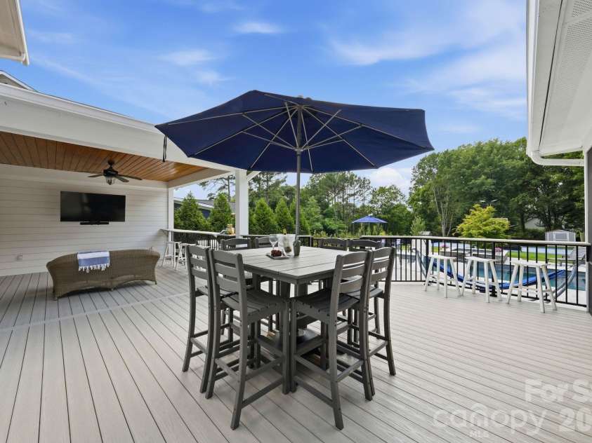 20327 Bethelwood Lane, Cornelius, NC 28031.  MLS# CAR4384611, YatesRealty ID 31941. 