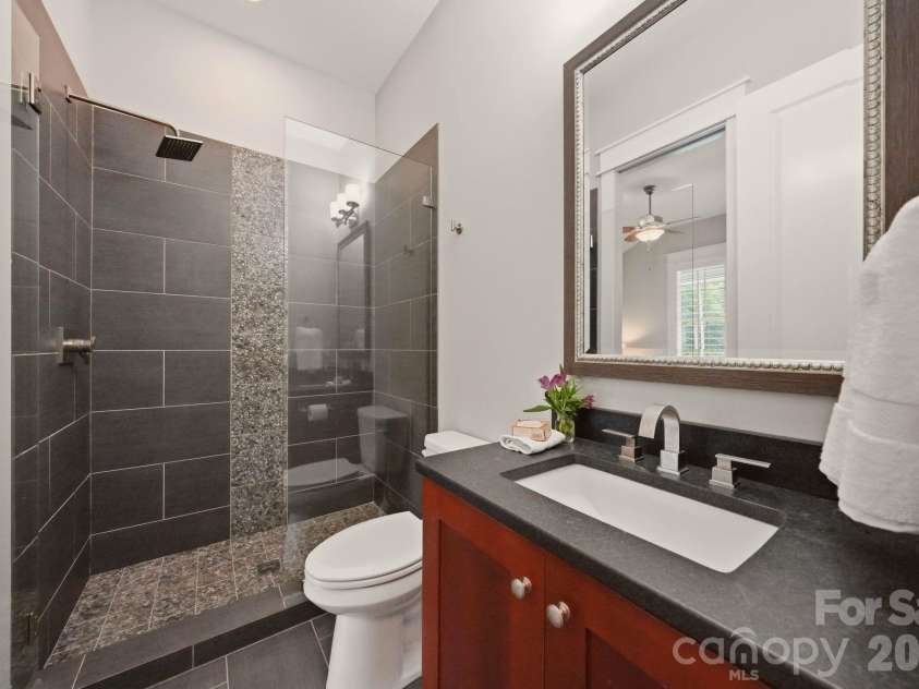 20327 Bethelwood Lane, Cornelius, NC 28031.  MLS# CAR4384611, YatesRealty ID 31941. Main Level Full Bath