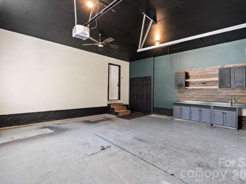 100 Diamond Drive, Mooresville, NC 28117.  MLS# CAR4392467, YatesRealty ID 31942. Garage