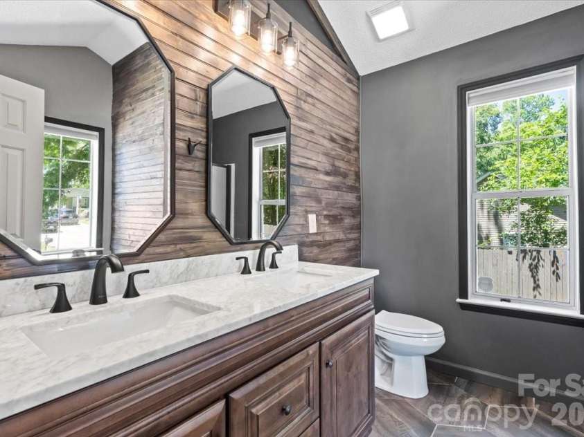 100 Diamond Drive, Mooresville, NC 28117.  MLS# CAR4392467, YatesRealty ID 31942. Primary Suite