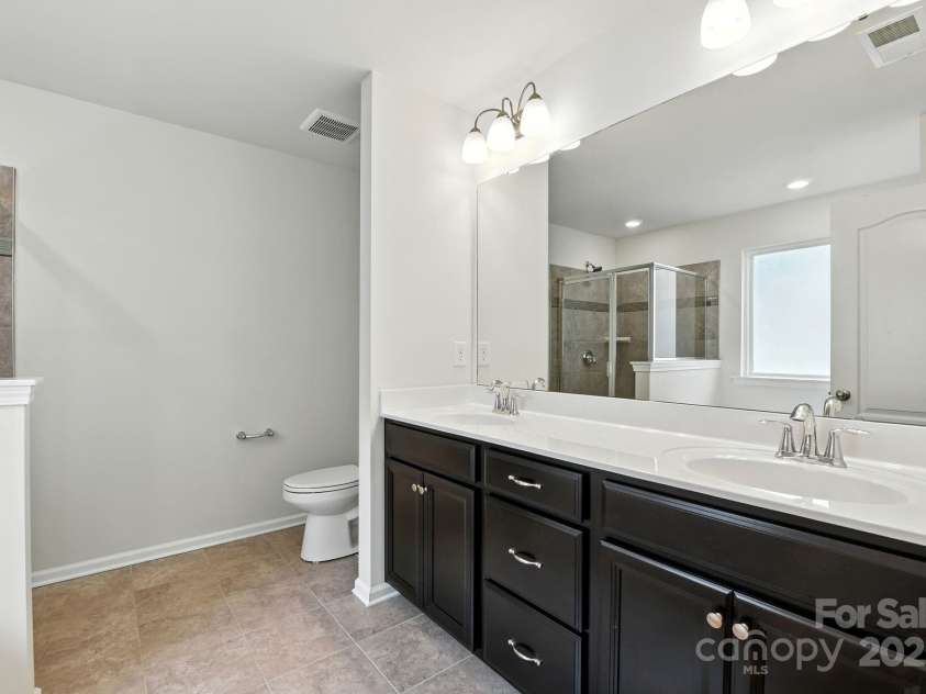 16050 Hammersmith Farm Drive, Charlotte, NC 28273.  MLS# CAR4291929, YatesRealty ID 31943. 