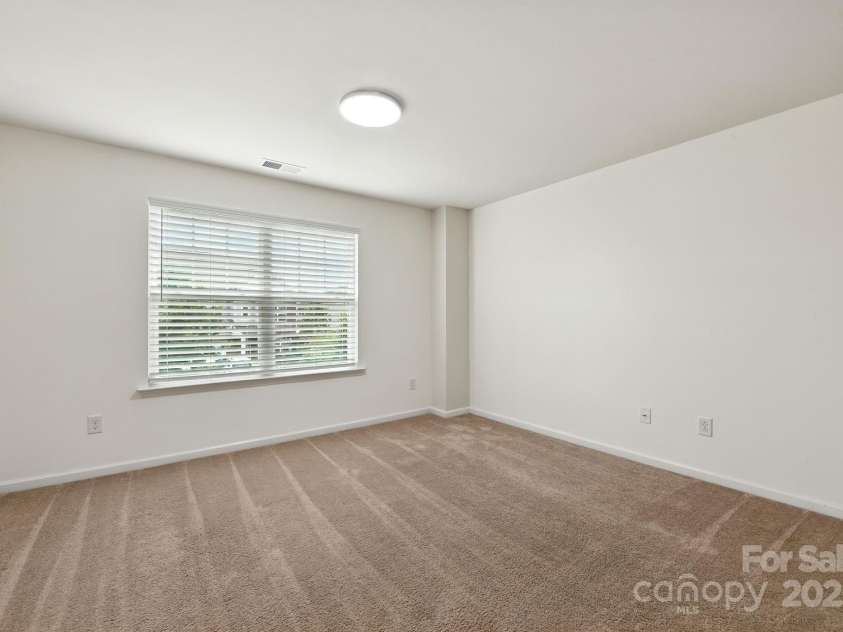 16050 Hammersmith Farm Drive, Charlotte, NC 28273.  MLS# CAR4291929, YatesRealty ID 31943. 