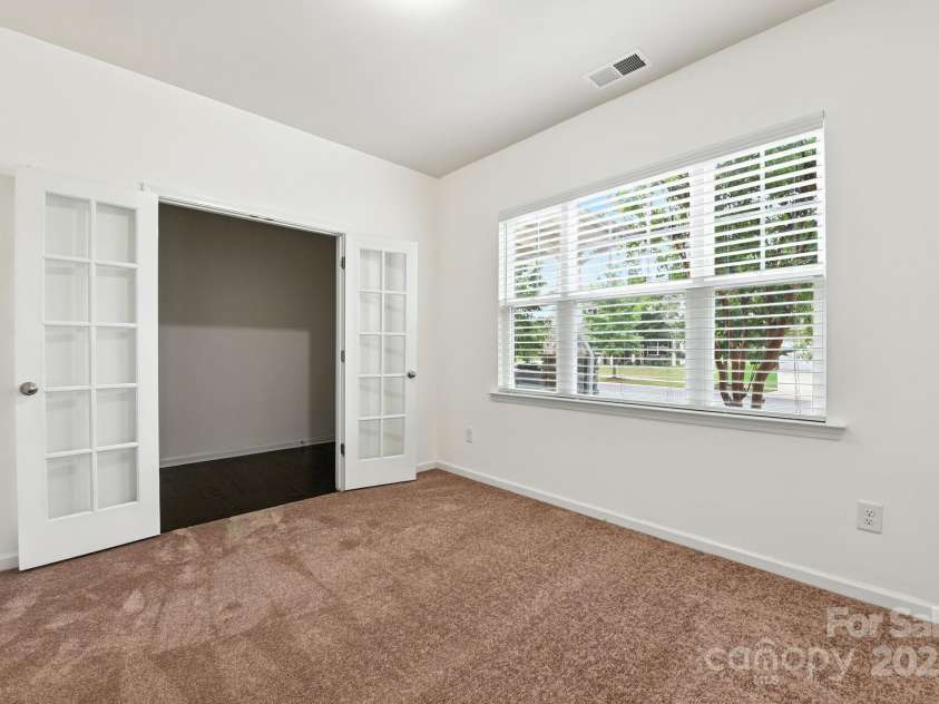 16050 Hammersmith Farm Drive, Charlotte, NC 28273.  MLS# CAR4291929, YatesRealty ID 31943. 