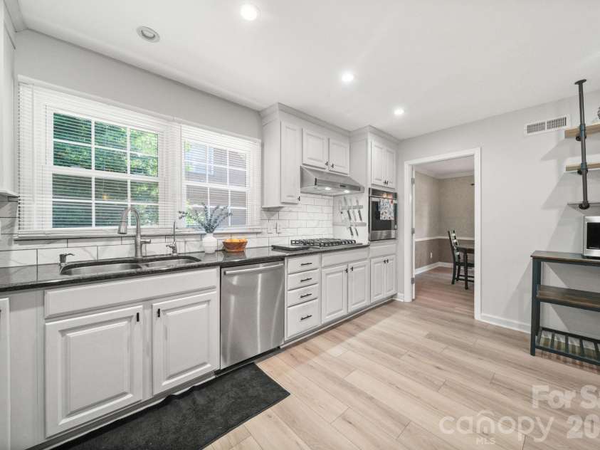 5329 Providence Road, Charlotte, NC 28226.  MLS# CAR4389991, YatesRealty ID 31943. 