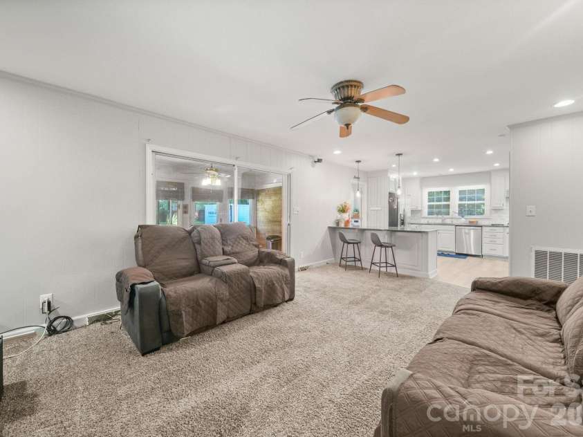 5329 Providence Road, Charlotte, NC 28226.  MLS# CAR4389991, YatesRealty ID 31943. 