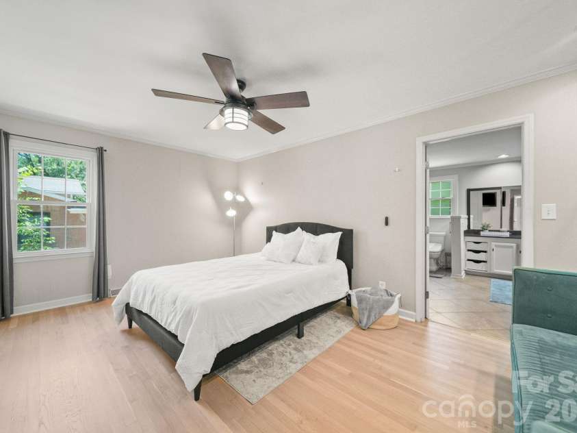 5329 Providence Road, Charlotte, NC 28226.  MLS# CAR4389991, YatesRealty ID 31943. 