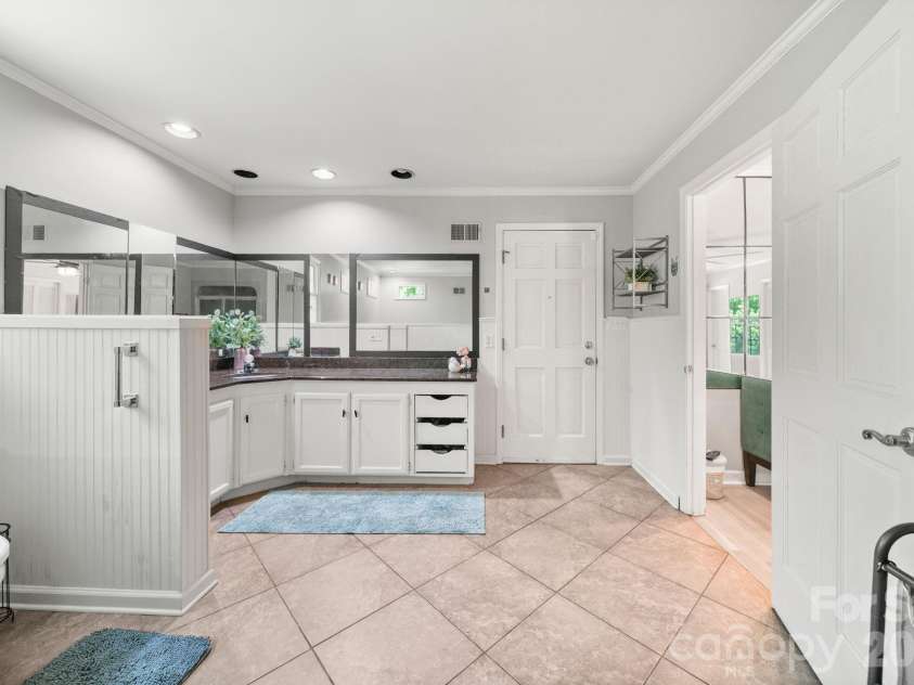 5329 Providence Road, Charlotte, NC 28226.  MLS# CAR4389991, YatesRealty ID 31943. 