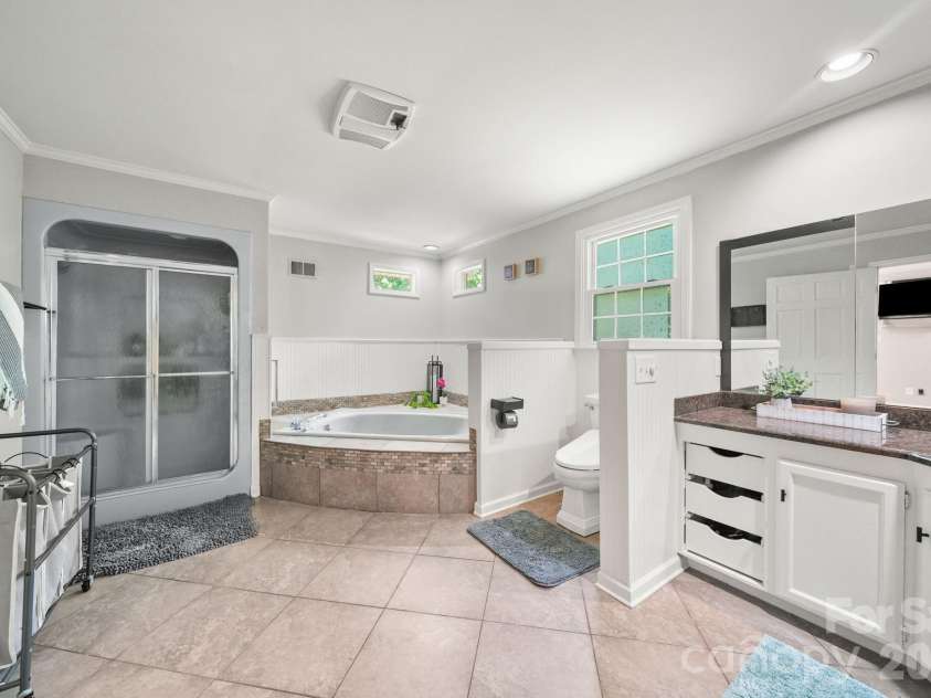 5329 Providence Road, Charlotte, NC 28226.  MLS# CAR4389991, YatesRealty ID 31943. 