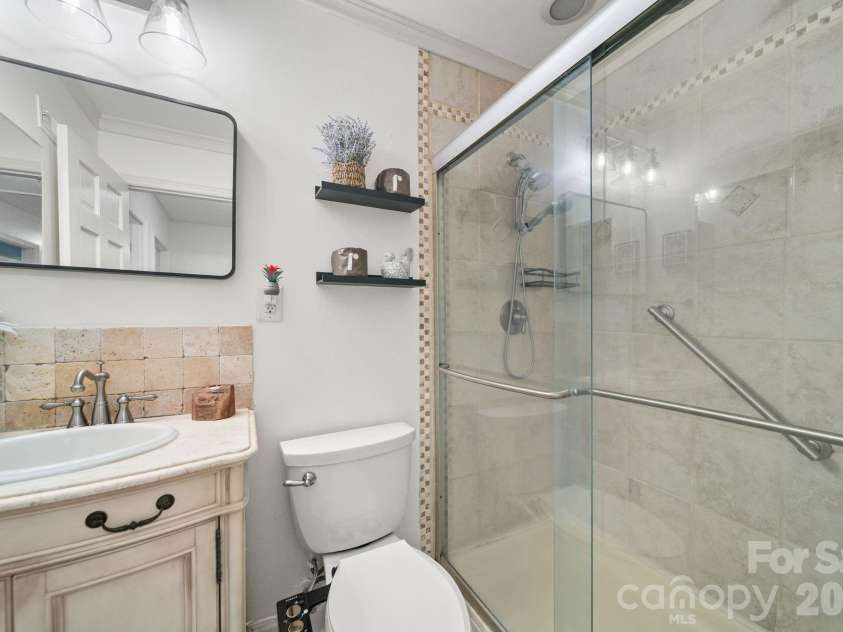 5329 Providence Road, Charlotte, NC 28226.  MLS# CAR4389991, YatesRealty ID 31943. 