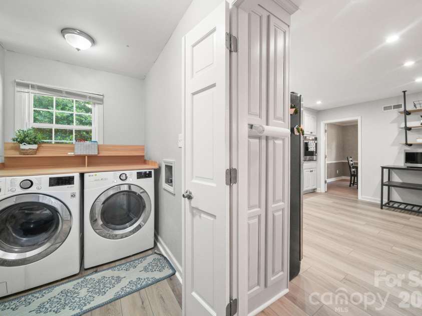 5329 Providence Road, Charlotte, NC 28226.  MLS# CAR4389991, YatesRealty ID 31943. 