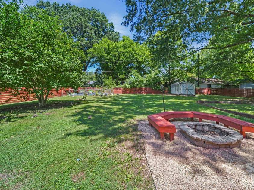 5329 Providence Road, Charlotte, NC 28226.  MLS# CAR4389991, YatesRealty ID 31943. 