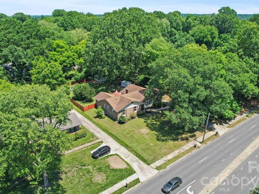 5329 Providence Road, Charlotte, NC 28226.  MLS# CAR4389991, YatesRealty ID 31943. 