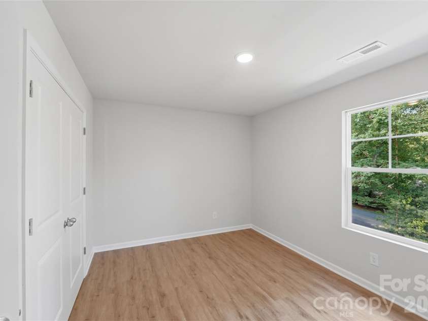 242 Landers Chapel Road, Lincolnton, NC 28092.  MLS# CAR4389441, YatesRealty ID 31944. 