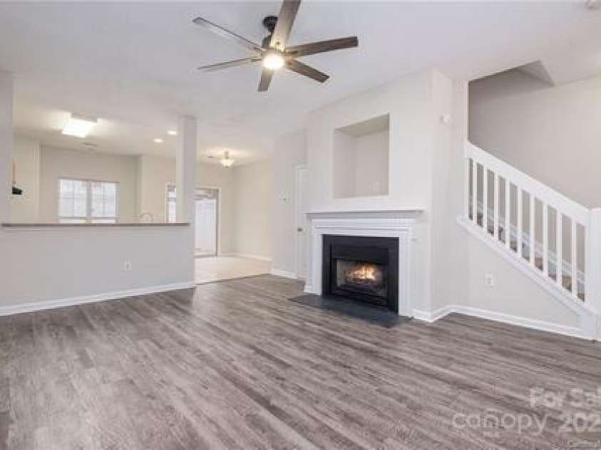 6327 Mallard View Lane, Charlotte, NC 28269.  MLS# CAR4292257, YatesRealty ID 31944. 