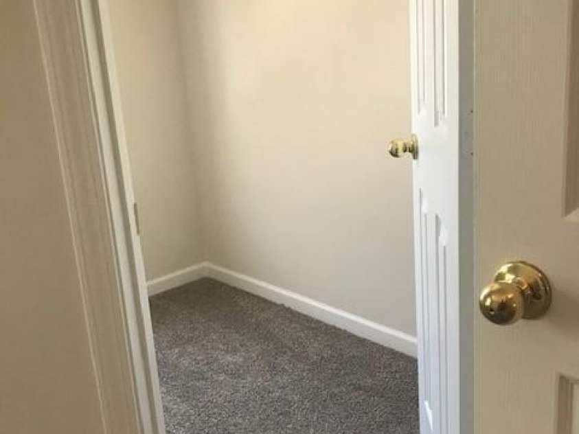 6327 Mallard View Lane, Charlotte, NC 28269.  MLS# CAR4292257, YatesRealty ID 31944. 