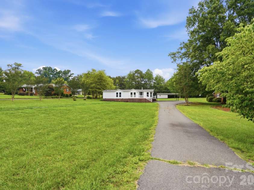 241 Presbyterian Road, Mooresville, NC 28115.  MLS# CAR4390840, YatesRealty ID 31945. 