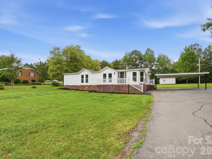 241 Presbyterian Road, Mooresville, NC 28115.  MLS# CAR4390840, YatesRealty ID 31945. 