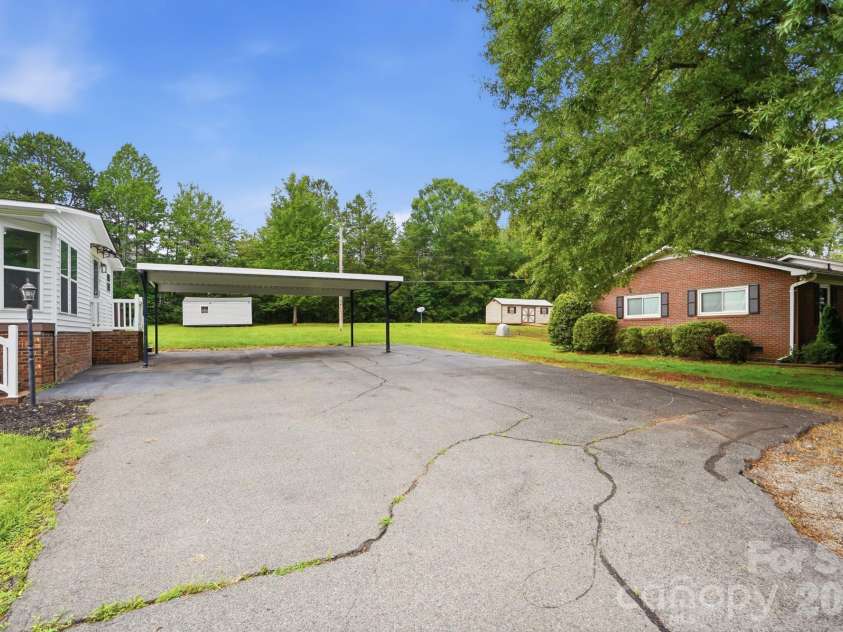 241 Presbyterian Road, Mooresville, NC 28115.  MLS# CAR4390840, YatesRealty ID 31945. 