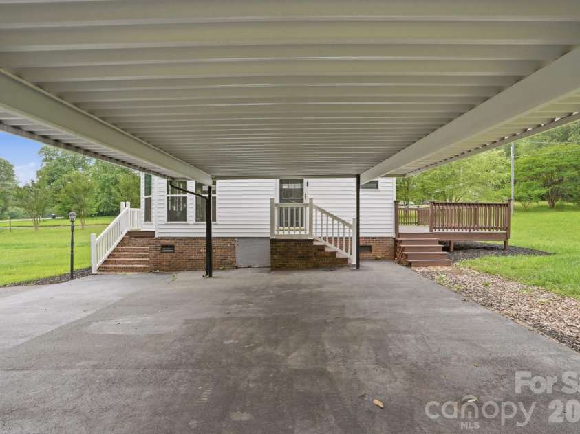 241 Presbyterian Road, Mooresville, NC 28115.  MLS# CAR4390840, YatesRealty ID 31945. 