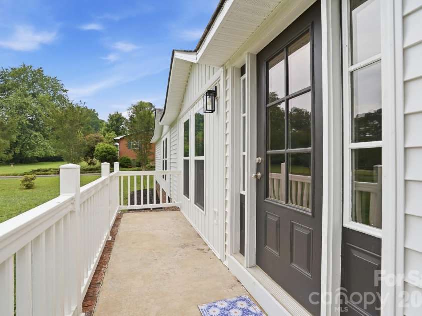 241 Presbyterian Road, Mooresville, NC 28115.  MLS# CAR4390840, YatesRealty ID 31945. 