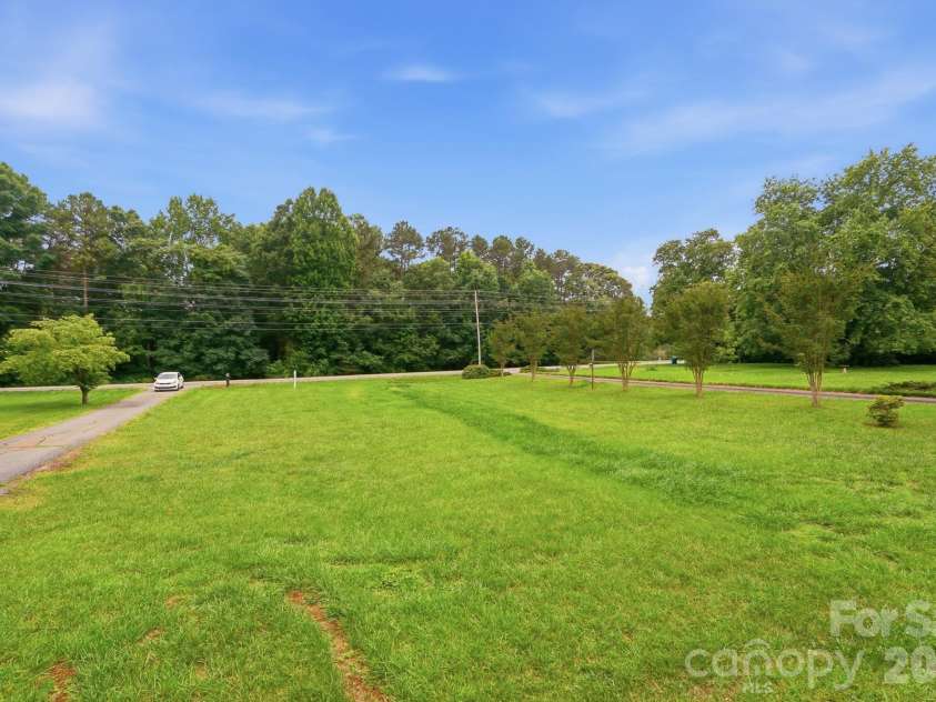 241 Presbyterian Road, Mooresville, NC 28115.  MLS# CAR4390840, YatesRealty ID 31945. 