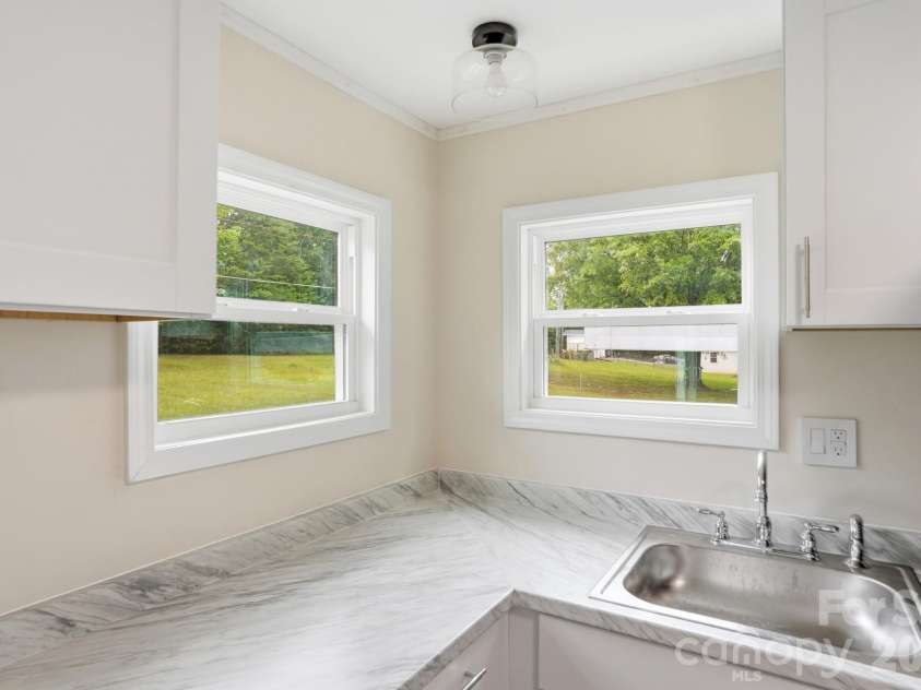 241 Presbyterian Road, Mooresville, NC 28115.  MLS# CAR4390840, YatesRealty ID 31945. 