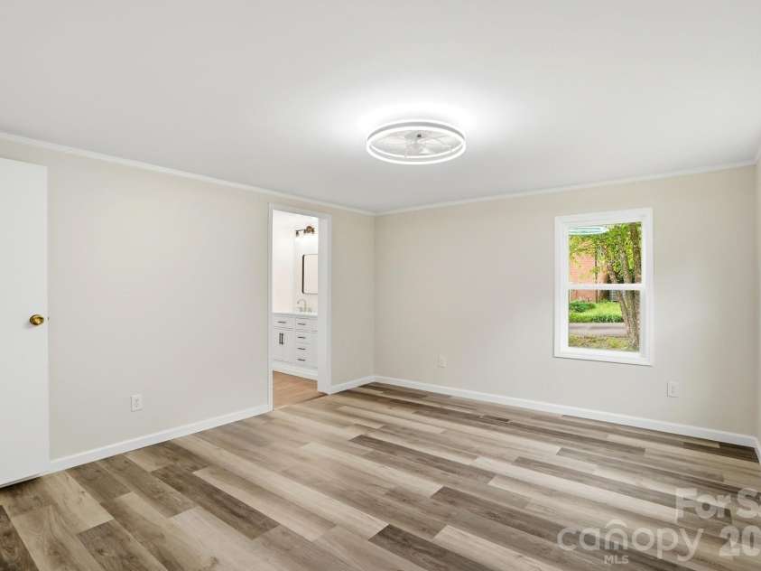 241 Presbyterian Road, Mooresville, NC 28115.  MLS# CAR4390840, YatesRealty ID 31945. 