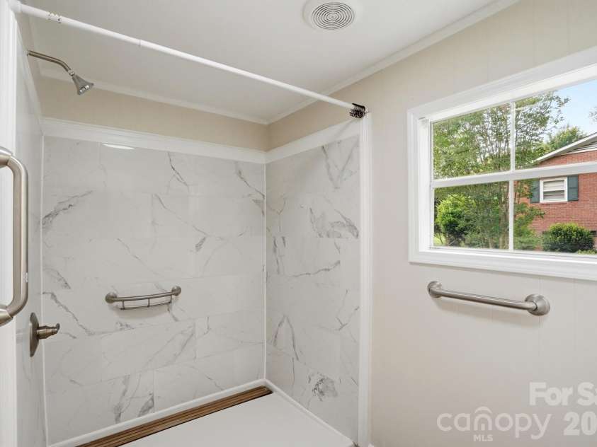 241 Presbyterian Road, Mooresville, NC 28115.  MLS# CAR4390840, YatesRealty ID 31945. 