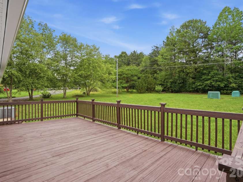 241 Presbyterian Road, Mooresville, NC 28115.  MLS# CAR4390840, YatesRealty ID 31945. 