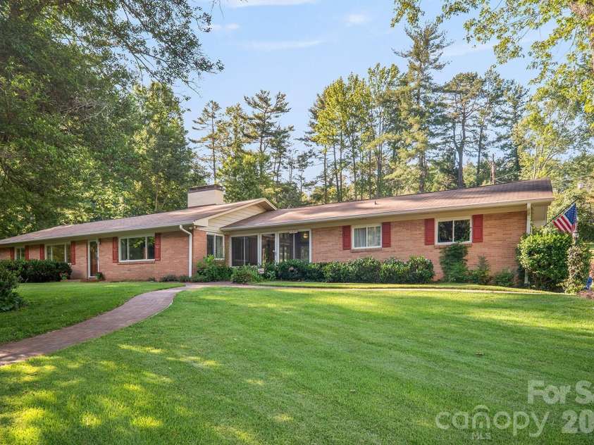 1235 Ashby Lane, Hendersonville, NC 28791.  MLS# CAR4389062, YatesRealty ID 31946. 